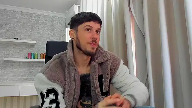 Chat XXX en directo de JonahShaw