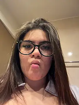 Valenhill@xh – Live XXX-chat