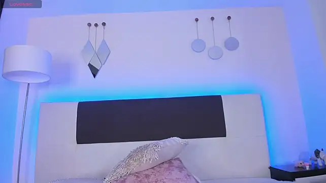 Sky_Loren Live XXX-Chat