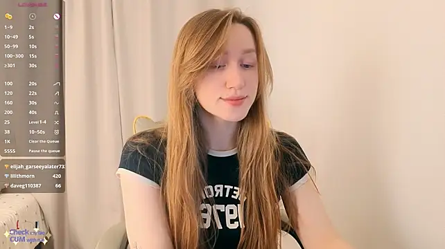 mowalova's Live XXX Chat