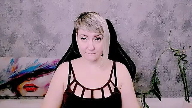 Djullia Live XXX-chat