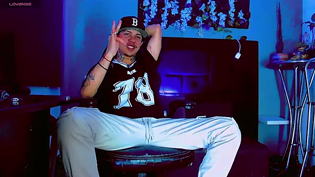 XXX chat uživo modela HannibalLester
