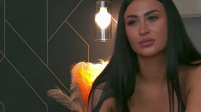 EmyLaveau – Naživo XXX chat