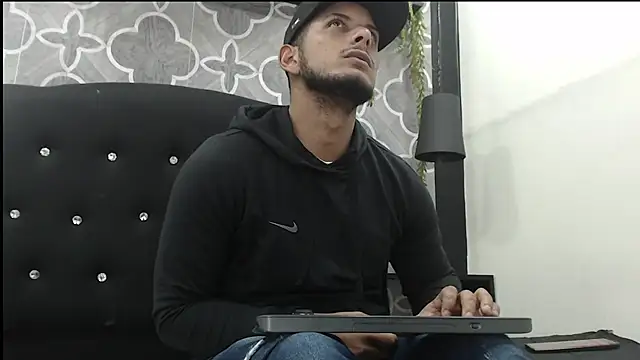 צ'אט XXX בשידור חי של Chris_Dick23