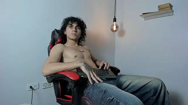 Chatroom XXX en direct de JackSavage_
