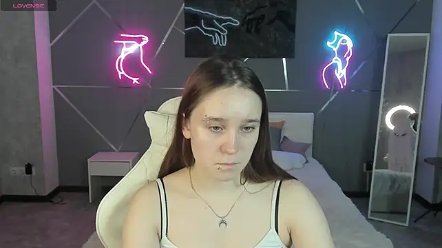 XXX chat uživo modela foxy__boxy