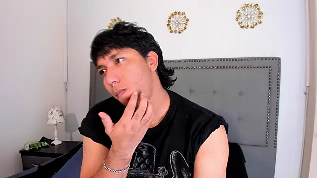 צ'אט XXX בשידור חי של jhoan_evanss