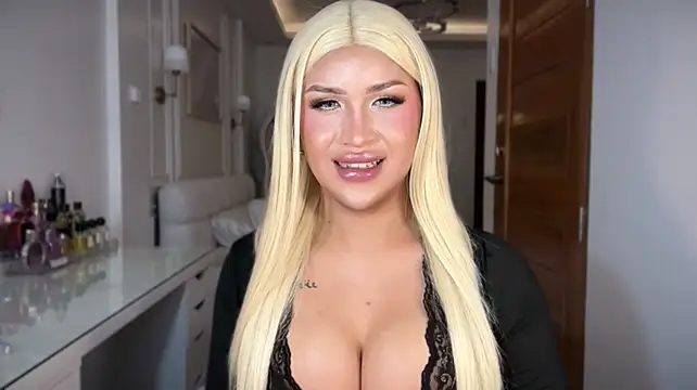 Онлайн чат XXX Your_Majesty_Tyra