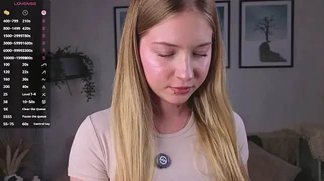 OnitaHoglen Adlı Modelin Canlı XXX Sohbeti