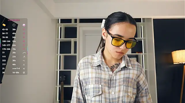 CourtneyBasbas Adlı Modelin Canlı XXX Sohbeti