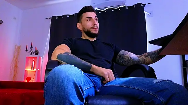 MightyAaron66 Live XXX-Chat