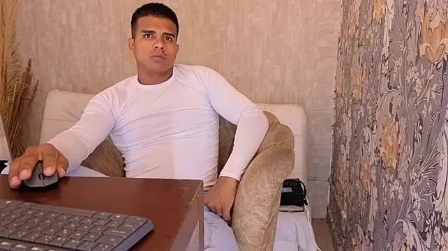 Hunter_master Adlı Modelin Canlı XXX Sohbeti