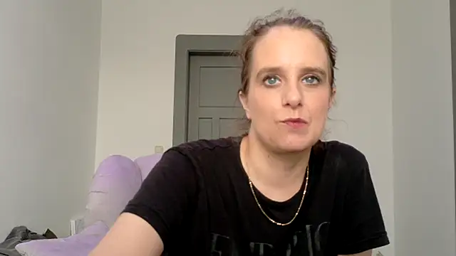 Chat +18 de Chantalee ao vivo