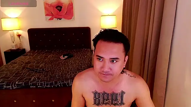 ExtraLarge_Ron 即時 XXX 聊天