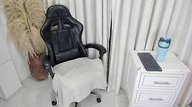 JhoanLeandro Adlı Modelin Canlı XXX Sohbeti