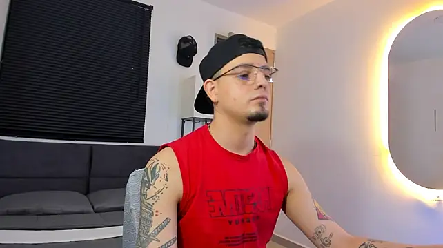 alejandro_calderon1's Live XXX Chat