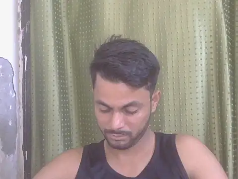 צ'אט XXX בשידור חי של Stubborndesiboy