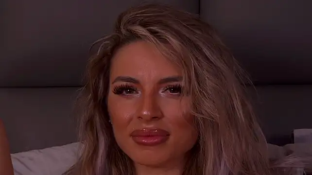 Selena_BluのライブXXXチャット