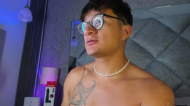 XXX chat uživo modela Hassbyd