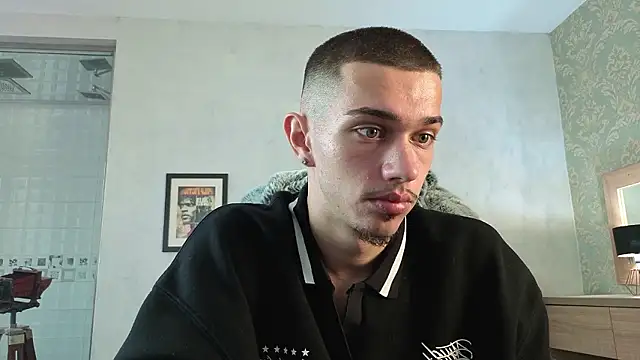 צ'אט XXX בשידור חי של KaydenDrew