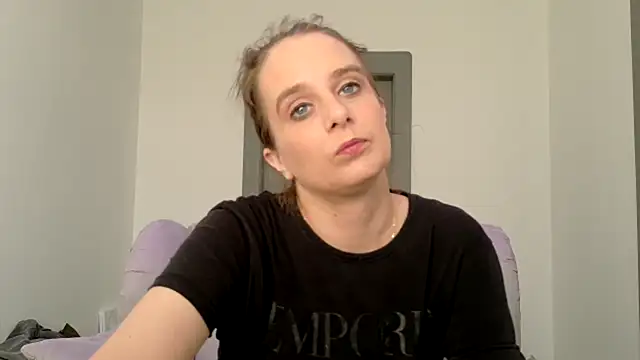 Chantalee Chat XXX live