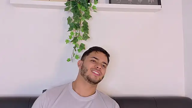 دردشة TylerWest_ الجنسية المباشرة