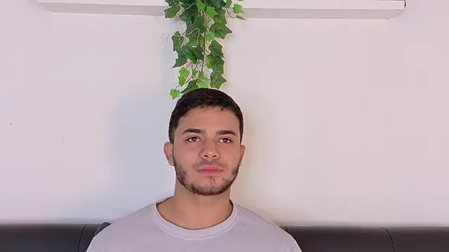 TylerWest_ – Naživo XXX chat