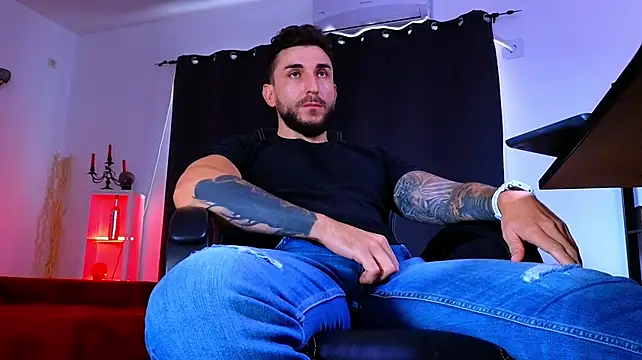 MightyAaron66 Adlı Modelin Canlı XXX Sohbeti
