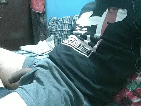 Precumboner élő XXX-chatje