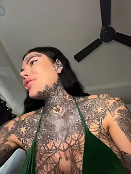 แชท XXX สดของ darkinkedbabe