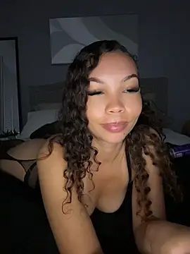 Show modela nikkiloveee na web-kameri