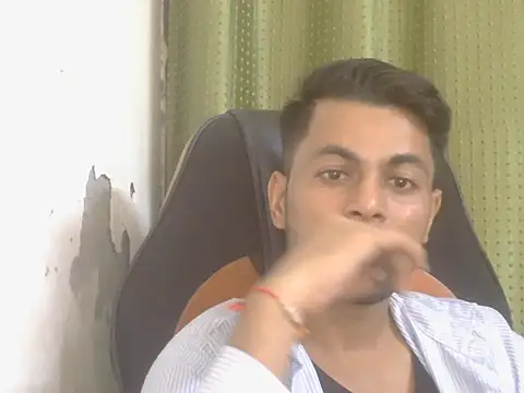 Chat +18 de Stubborndesiboy ao vivo