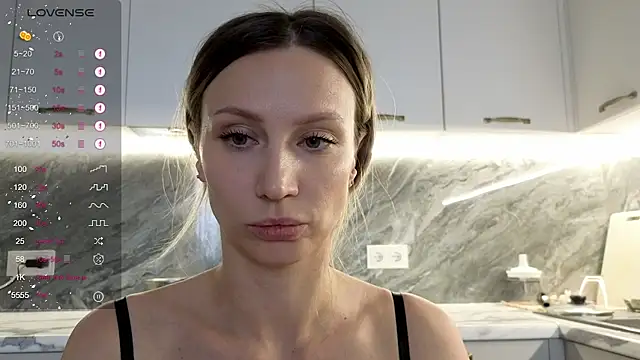 Alice_Wonders Live XXX-chat