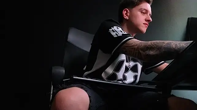 FelixStarkk's Live XXX Chat