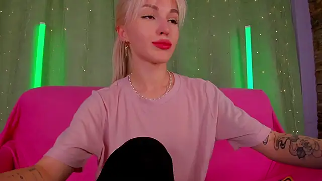 Chat XXX en directo de LisaFoxyMe