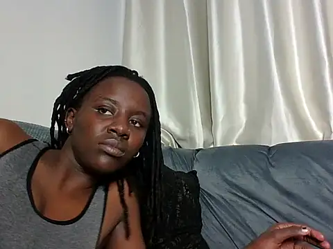 Chatroom XXX en direct de Mochi_24