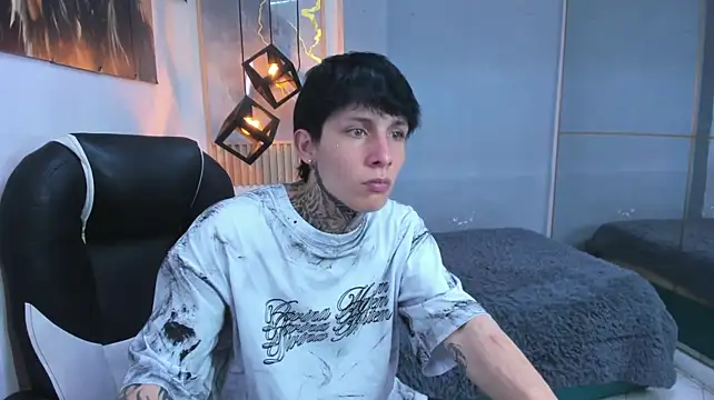 Онлайн чат XXX Cry_thereal