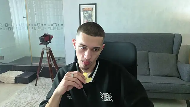 XXX chat uživo modela KaydenDrew