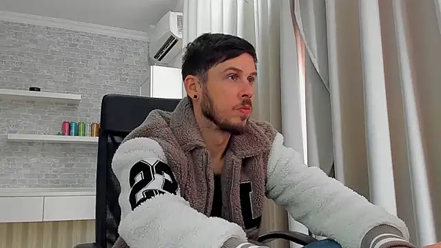 JonahShaw XXX чат на живо