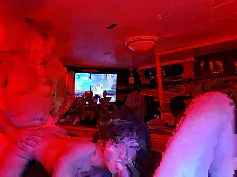 Вебкам-шоу tsvickyyveee