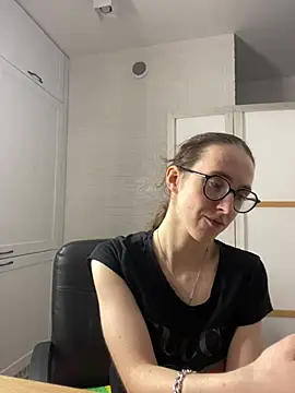 Chat +18 de MartiniiSelenna ao vivo