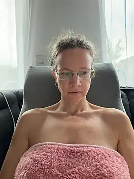 AnnikaRose 라이  브 XXX 채팅