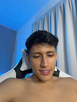Chat XXX ao vivo de SantiLux_