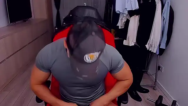 دردشة MarisMuscle الجنسية المباشرة