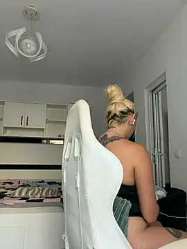 XXX chat uživo modela barbyeDoll