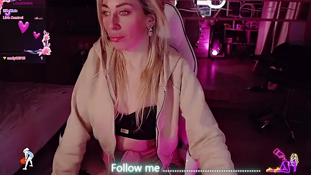 Czat XXX na żywo – AnnieGOld_