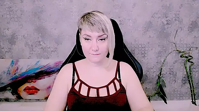 Djullia XXX чат на живо