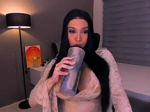 Chat XXX en directo de SelenaWhitmore