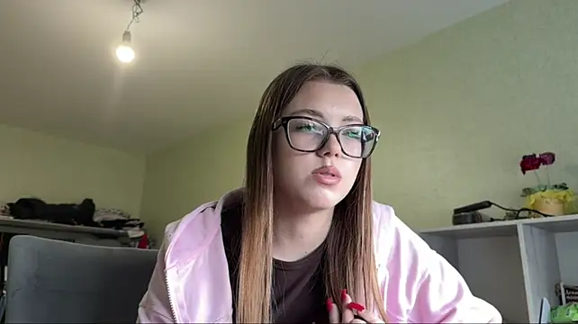 NidaYarde Show in webcam