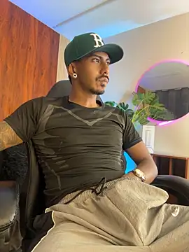 Chatroom XXX en direct de Latinmoster_boss
